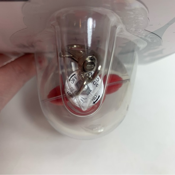 NWT. Disney Mickey Mouse light up key chain. Red Mickey Mouse shaped - Picture 6 of 7